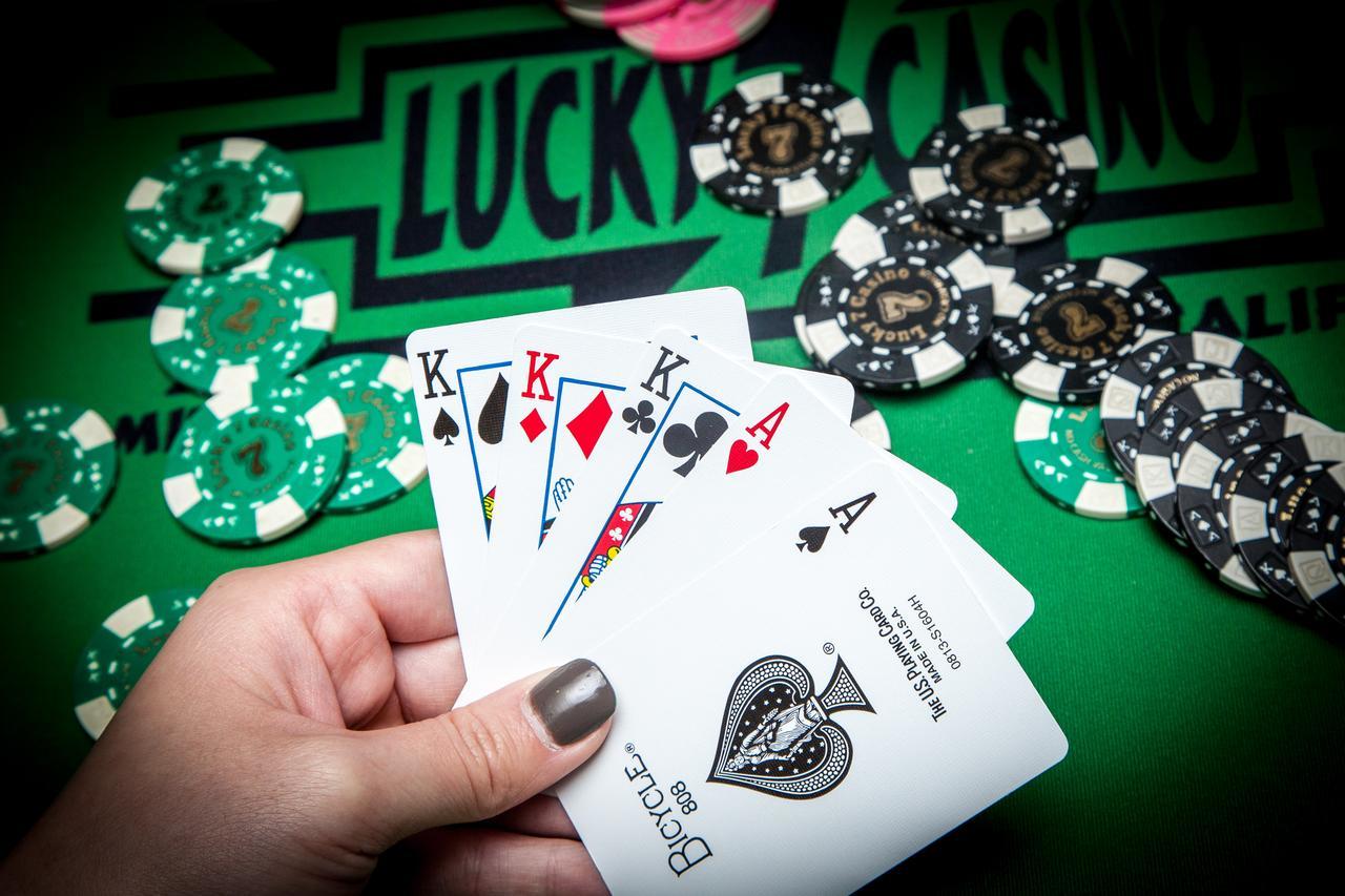 Lucky 7 Casino & Hotel Smith River Bagian luar foto